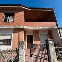 Casa indipendente con Terreno e Grezzo a Siliqua