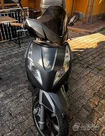 Scooter Peugeot 300 ie