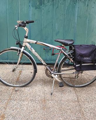 Bicicletta Bottecchia Verde Natura con borse BRN