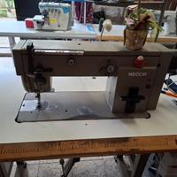 Macchina da cucire industriale Necchi