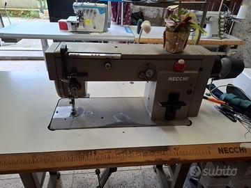 Macchina da cucire industriale Necchi