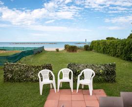 Ristorante con appartamento e terreno, Fano mare