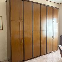 Armadio a 6 ante in legno
