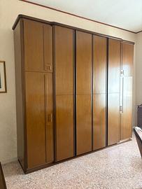 Armadio a 6 ante in legno