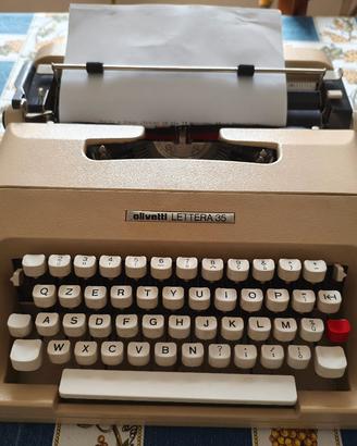 Macchina da scrivere Olivetti Lettera 35