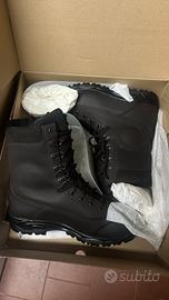 Stivaletti anfibi Cosmas 40