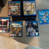 PLAYSTATION 4 SLIM+5 GIOCHI+2 JOYSTICK. 