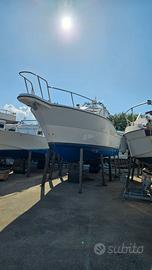 Barca a motore linea d'asse