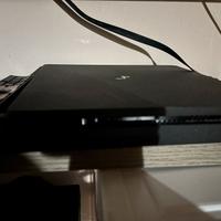 Ps4+ 2 joystick e 1 gioco