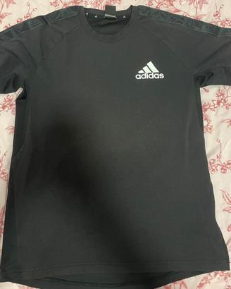 Adidas t-shirt
