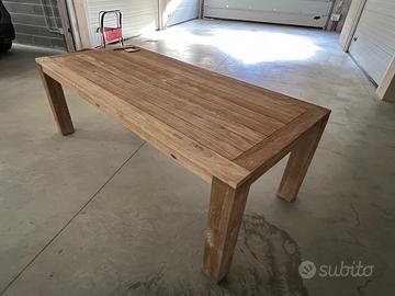 Tavolo in legno di teak