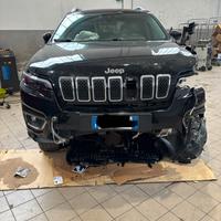Jeep cherokee sinistrata incidentata