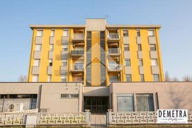 4 LOCALI A CASTELFRANCO EMILIA