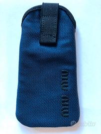 Miu miu, bustina portaocchiali, pratica e leggera