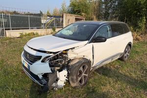 Peugeot 5008 BlueHDi 130 7 posti Automatica Navi