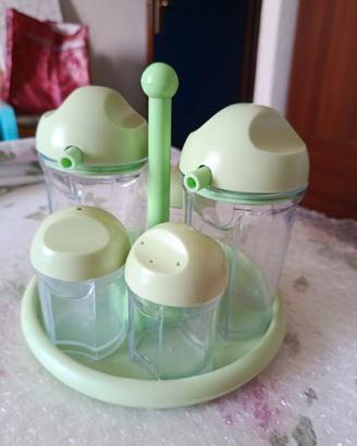 Set menage 5 pezzi in plastica 
