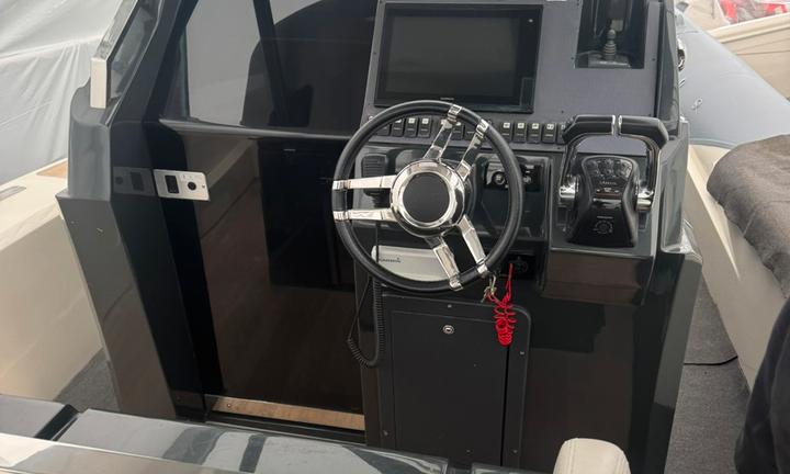 Lomac GT 12 gommone fuoribordo