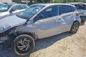 HYUNDAI I20 GDI 2024 IBRIDA INCIDENTATA