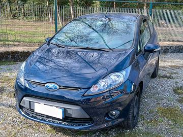 FORD  FIESTA  1.2cc. benz.  Cambio  Automatico