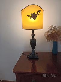 LAMPADA IN BRONZO PATINATO CON PARALUME A VENTOLA