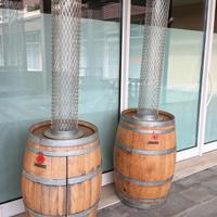 Funghi per bar con barile in vero legno