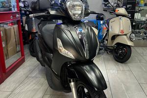 Piaggio Beverly 350 police da vetrina garanzia 1 a