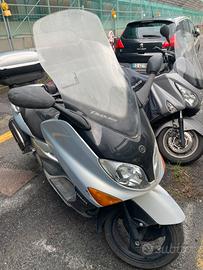 T-Max del 2002 a carburatori