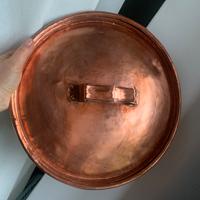 Antico coperchio in rame antico coperchio in rame