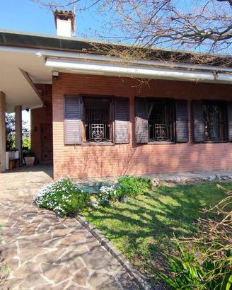 Villa di 321 m² con più di 5 locali e box auto dop