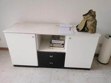 Mobiletto multiuso in legno