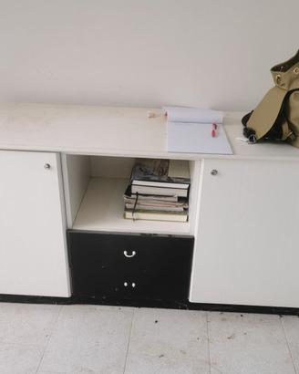 Mobiletto multiuso in legno