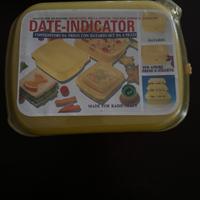 2 contenitori in plastica.