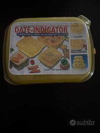 2 contenitori in plastica.