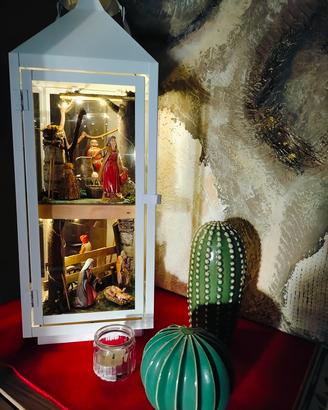 Lanterna con presepe artigianale 60x20x20 a LED 