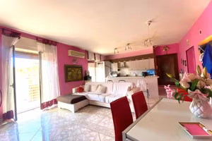 3 LOCALI A NAPOLI