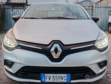 Renault Clio dCi 8V 90 CV 5 porte Moschino Zen