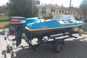 barca con rimorchio 