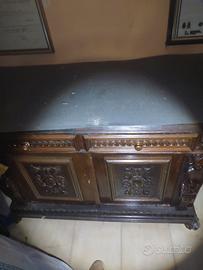 Mobiletto e quadretto con cornice