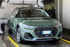 Audi A1 allstreet identity contrast