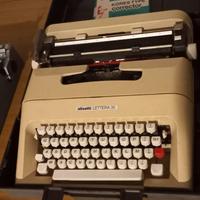 Macchina da scrivere Olivetti "Lettera 35"