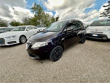 Lancia Ypsilon 1.2 69 CV 5 porte Elefantino
