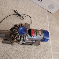Dyson V8