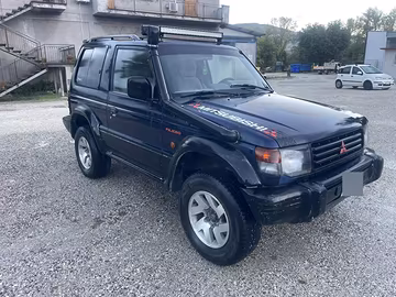 Mitsubishi pajero V24