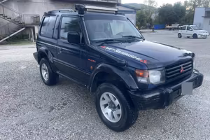 Mitsubishi pajero V24