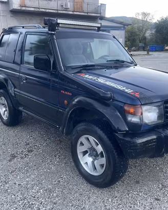 Mitsubishi pajero V24