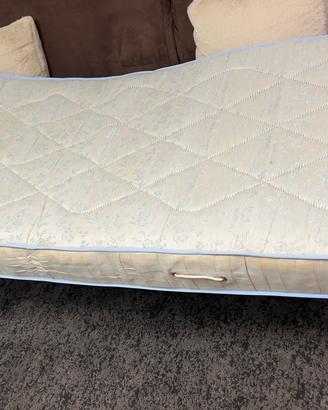 Due materassi singoli gratis