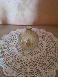 Vecchia ampolla in vetro soffiato di Murano.