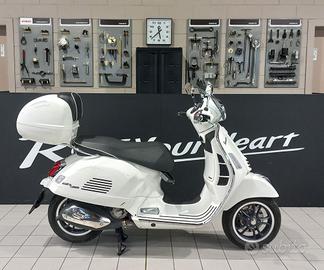 Piaggio Vespa 300 GTS Super