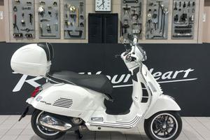 Piaggio Vespa 300 GTS Super