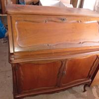 Scrittoio con vetrina